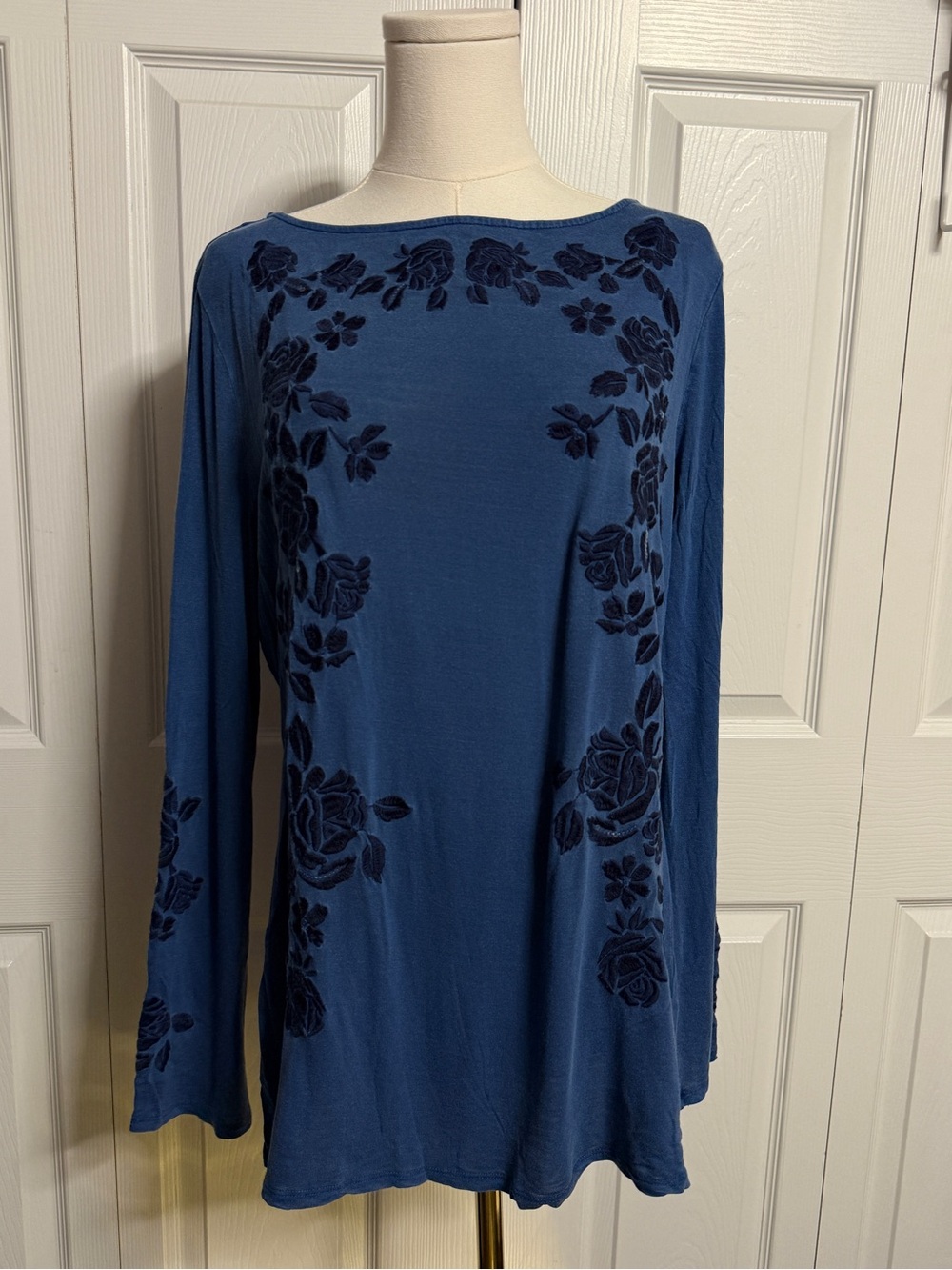 INC International Concepts Navy Blue Long-Sleeve Floral Burnout Top